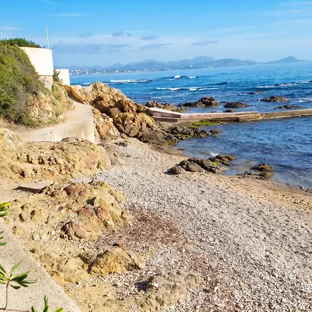 D'une A A 30 M De La Avec Jardin Clos Et Wifi Appartement *